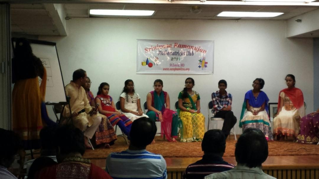 Medhavadhanam 2014 @ Hindu temple of St. Louis - Participants waiting for questions